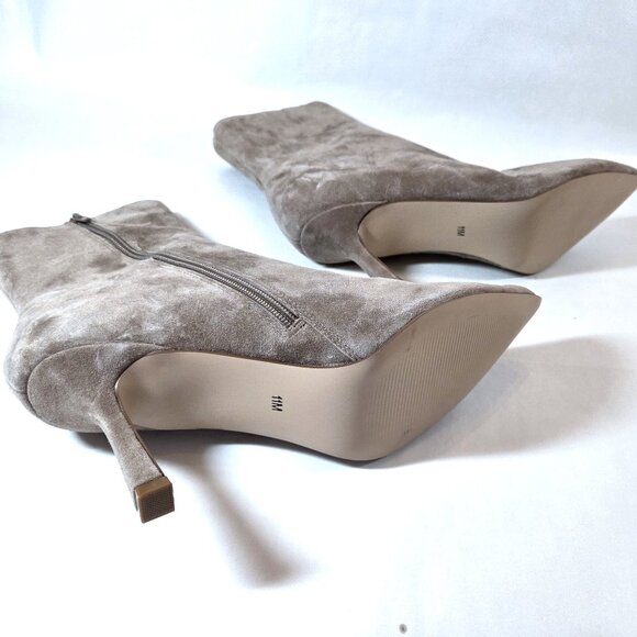NWOT Steve Madden Sensible Tan Suede Leather Booties Size 11 - Picture 4 of 4